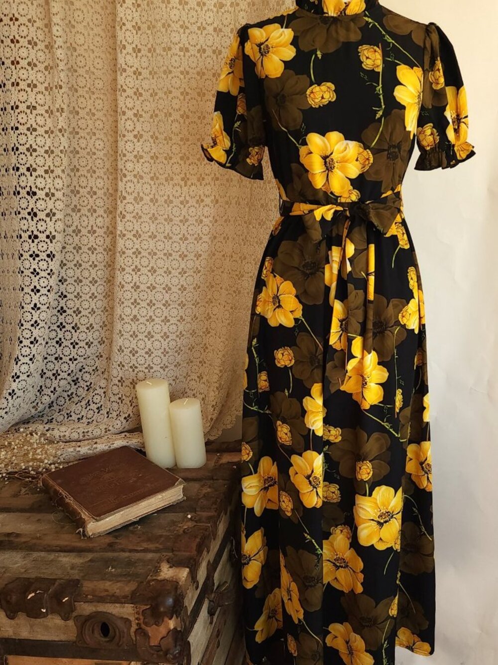 Shein Maxi dress, Size Small, Tiki Cottage Core Black and Yellow Dress, Tie Belt